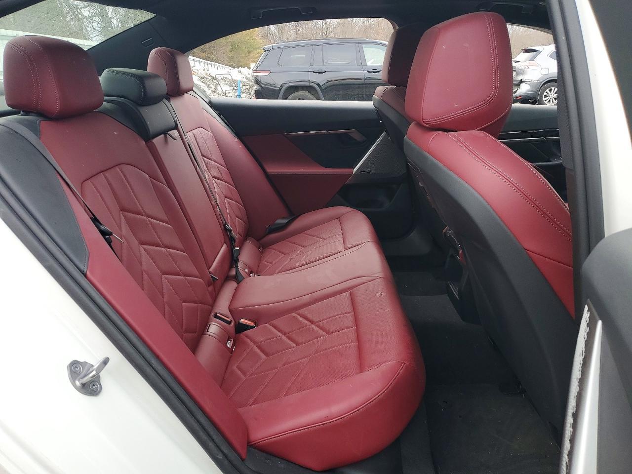 2024 BMW i5