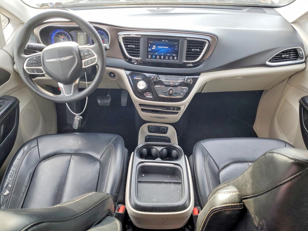 2020 CHRYSLER Voyager