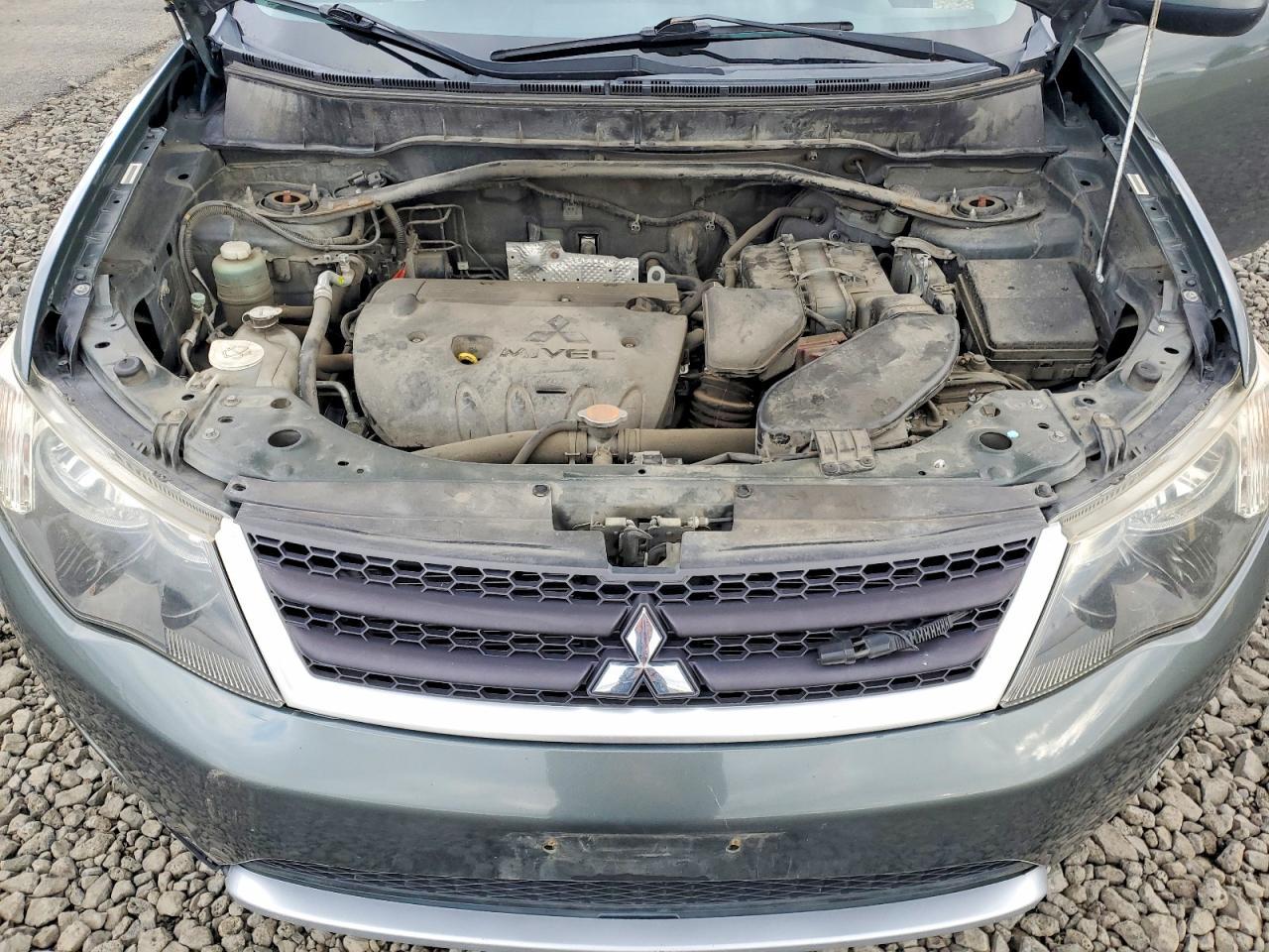 2009 MITSUBISHI outlander
