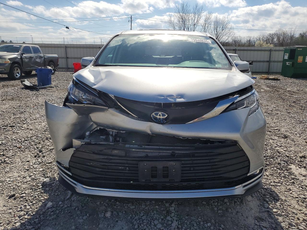 2022 TOYOTA SIENNA
