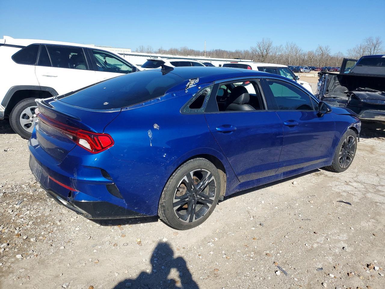 2022 KIA K5