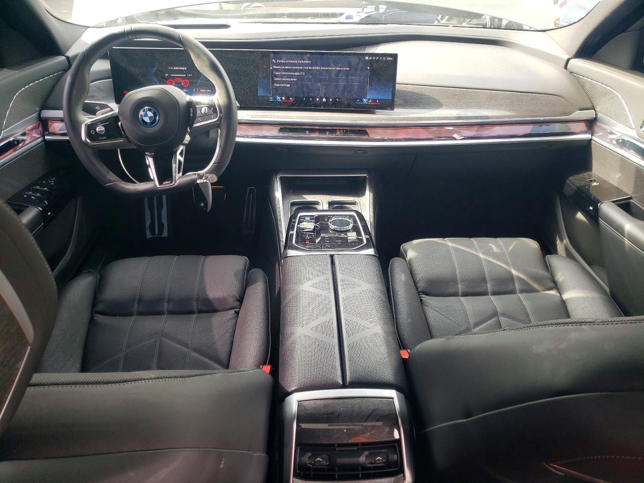 2023 BMW i7