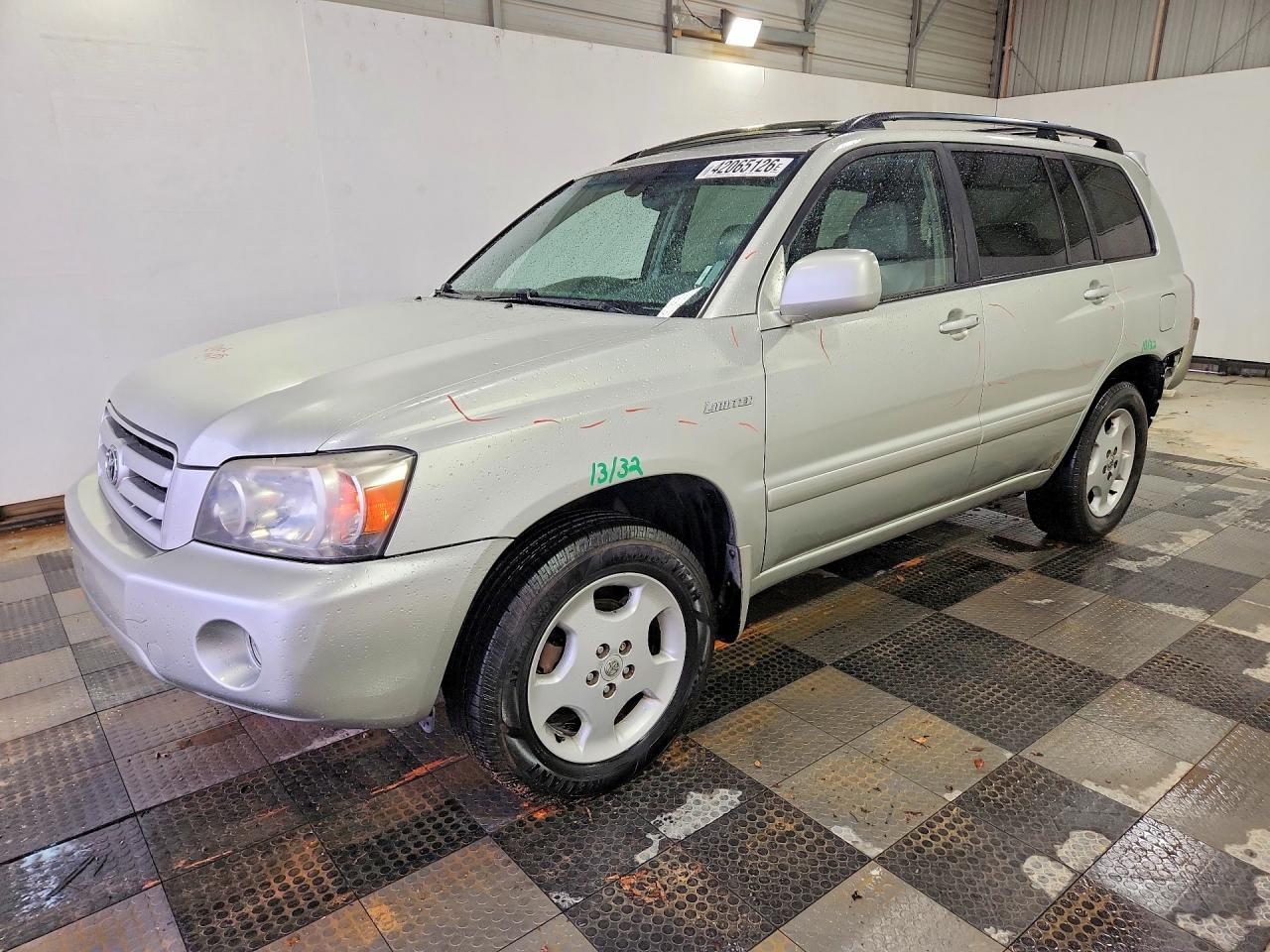 2004 TOYOTA HIGHLANDER