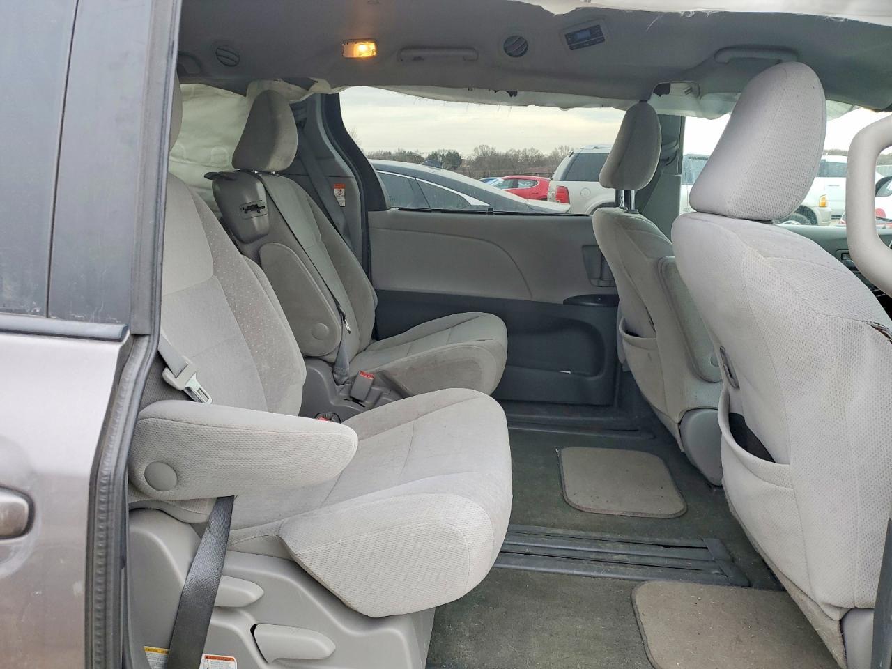 2015 TOYOTA SIENNA