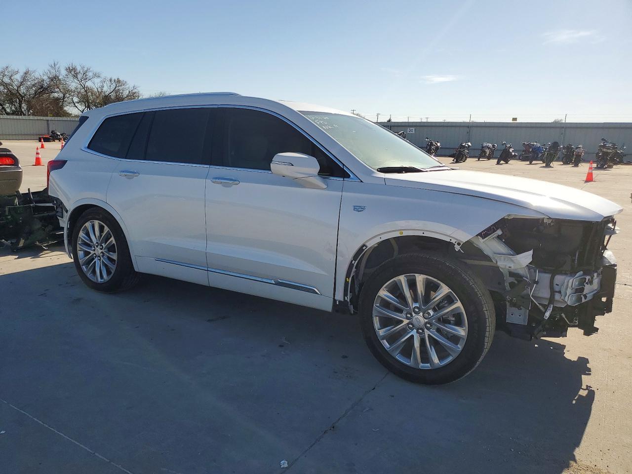2025 CADILLAC XT6