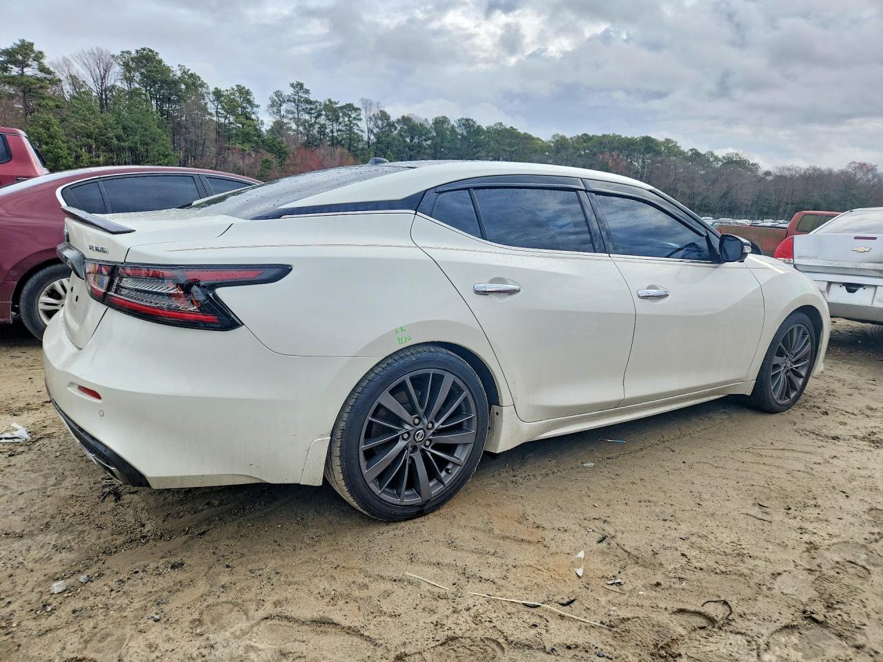 2019 NISSAN Maxima