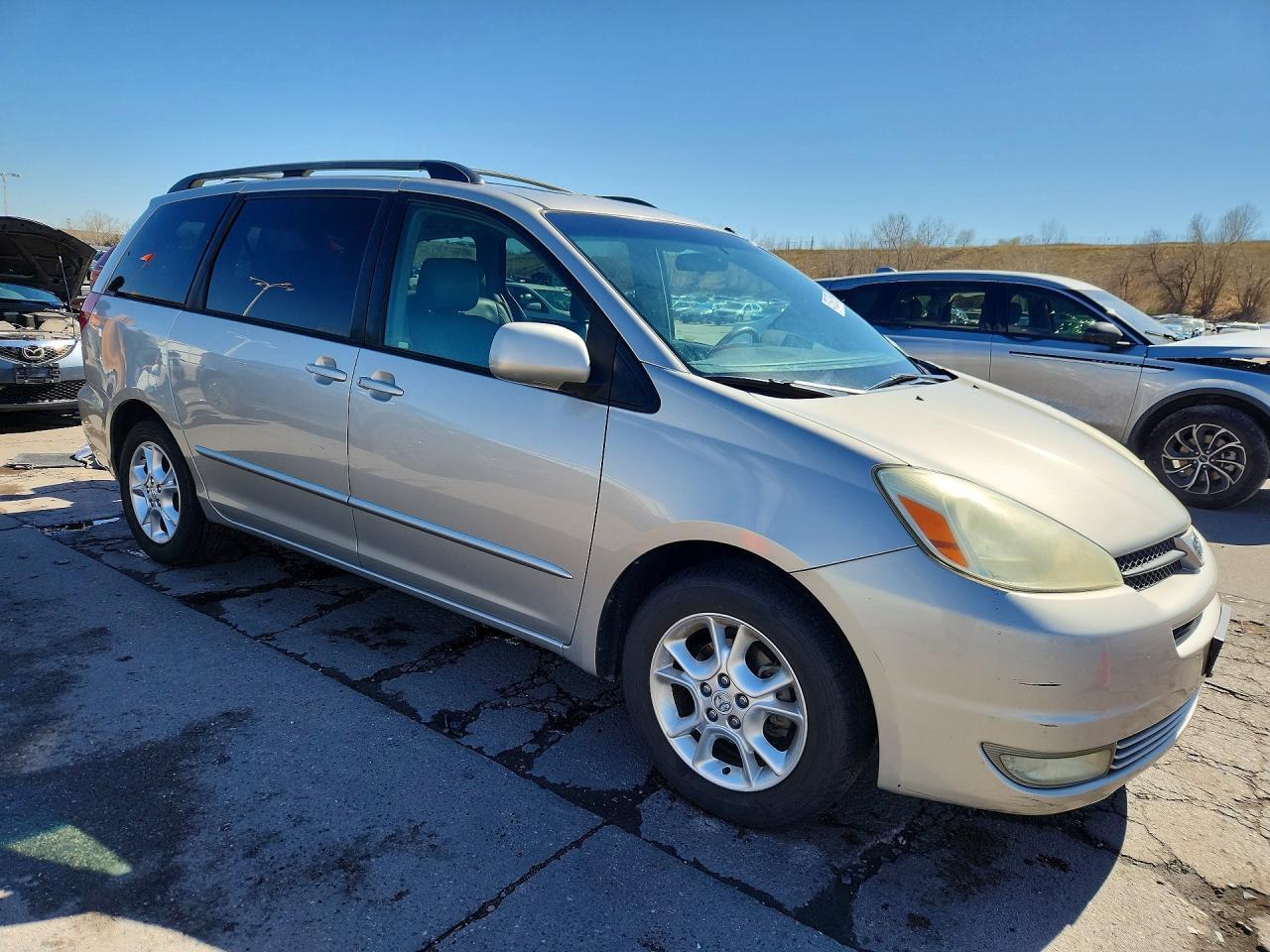 2004 TOYOTA SIENNA