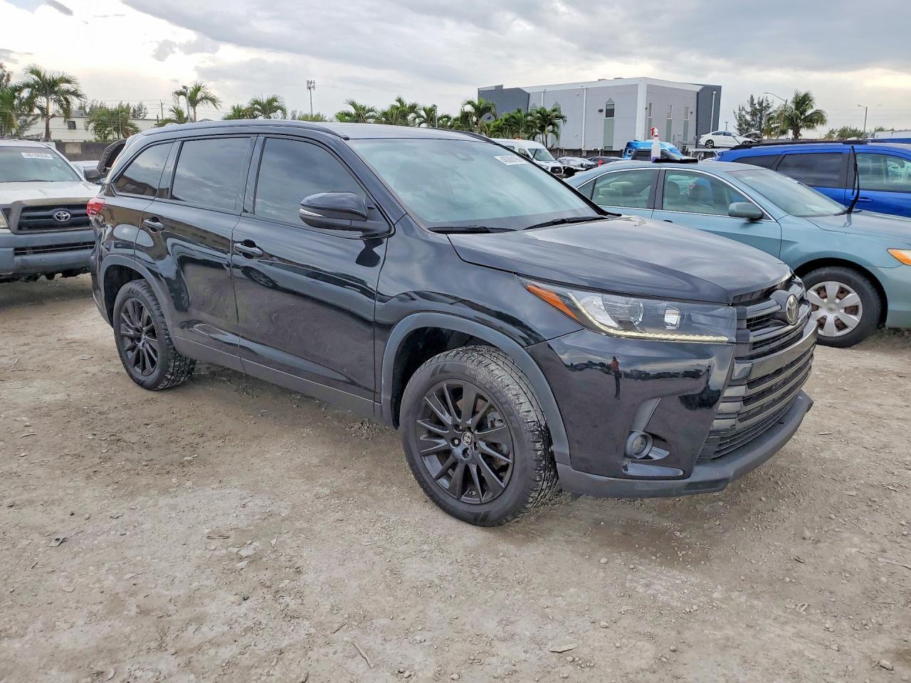 2019 TOYOTA HIGHLANDER