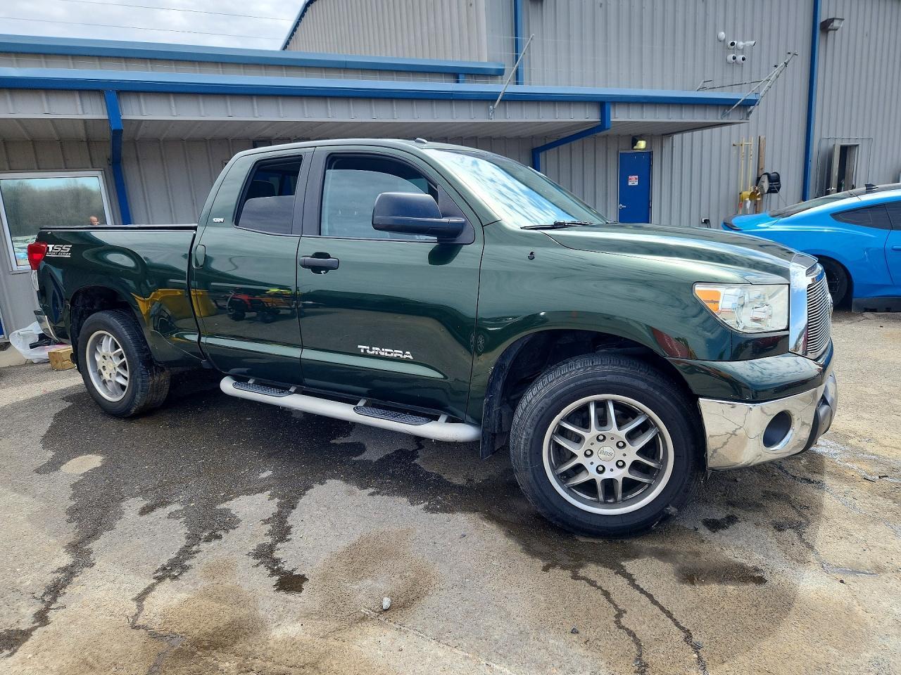2011 TOYOTA TUNDRA