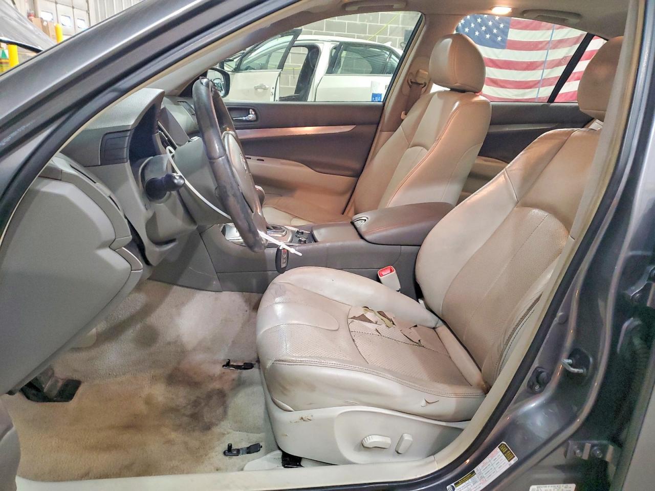 2015 INFINITI Q40