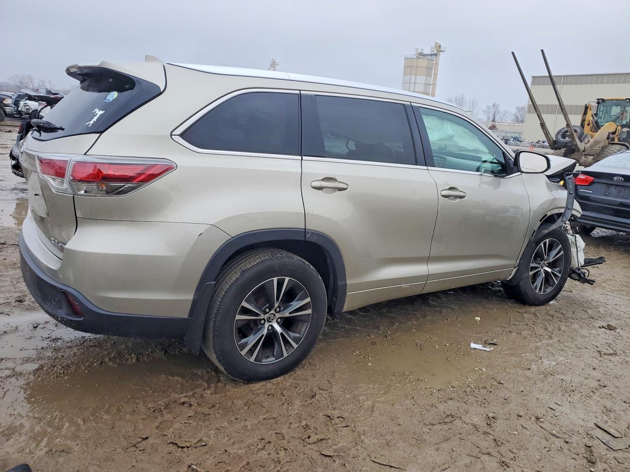 2016 TOYOTA HIGHLANDER