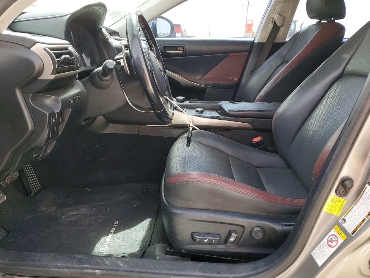 2017 LEXUS IS 200t