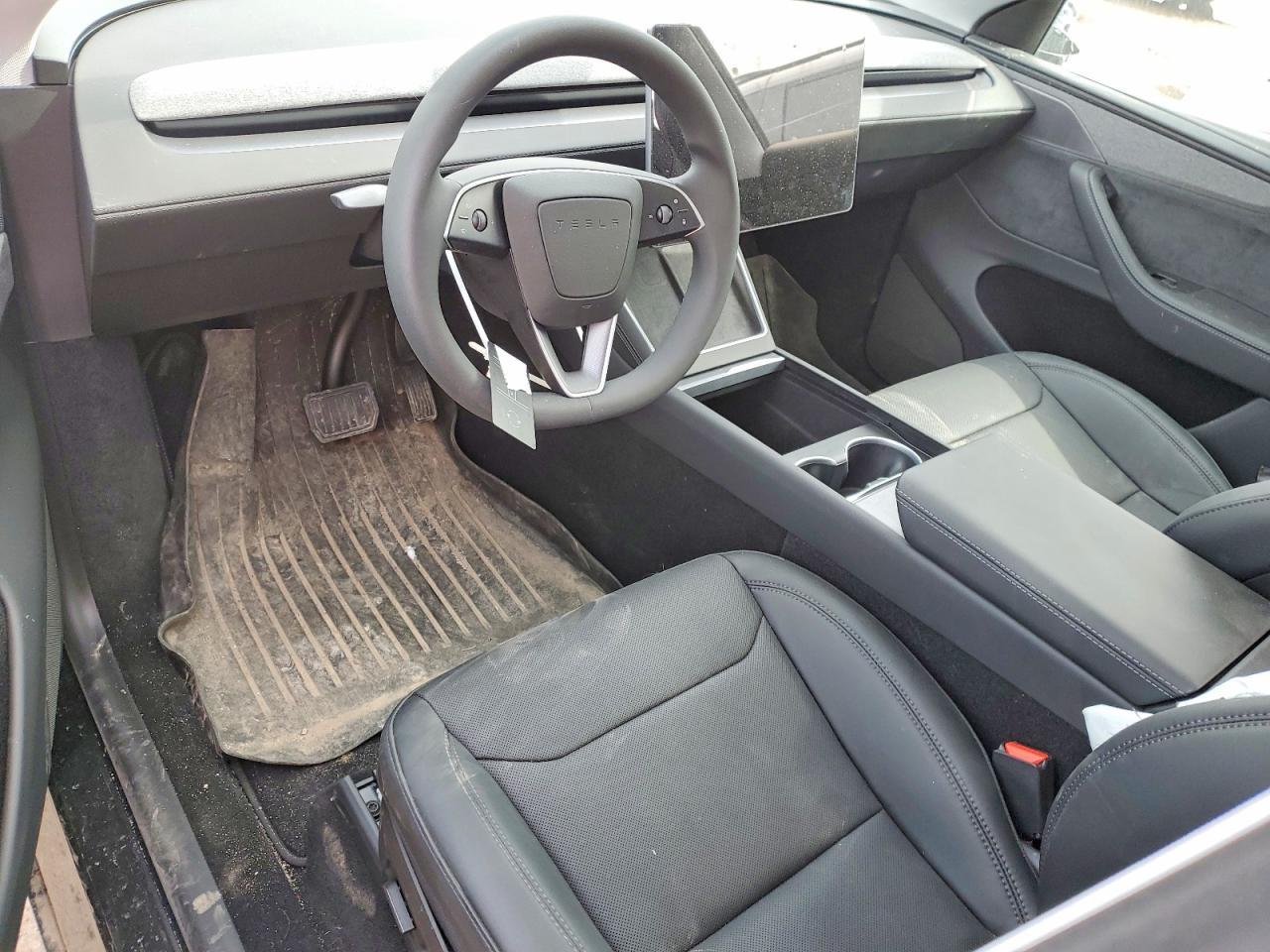 2026 TESLA MODEL Y