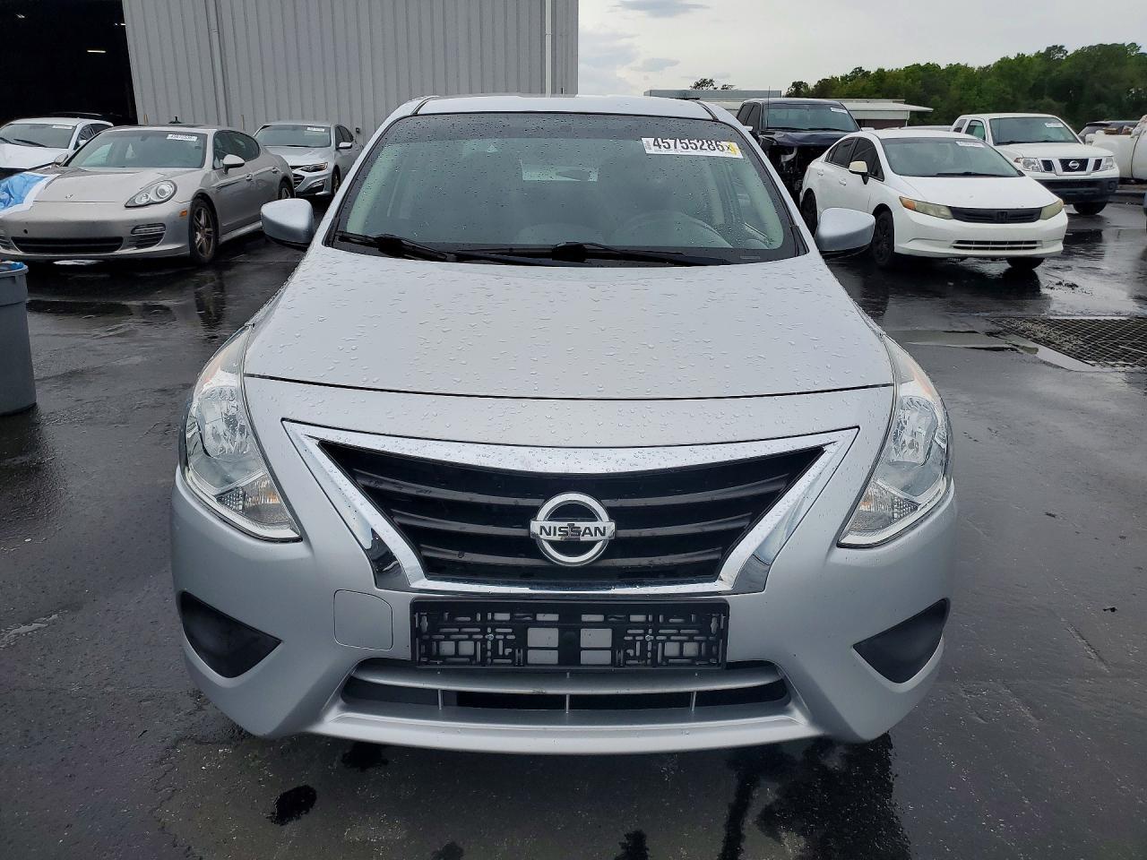 2017 NISSAN VERSA