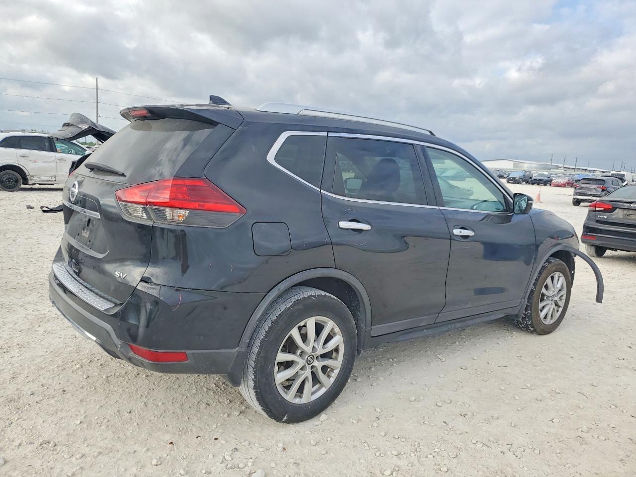 2017 NISSAN ROGUE