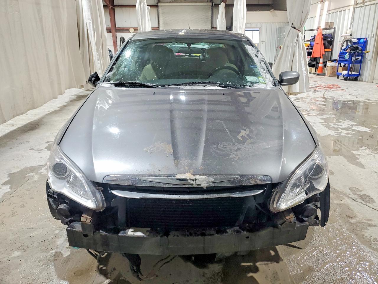 2011 CHRYSLER 200