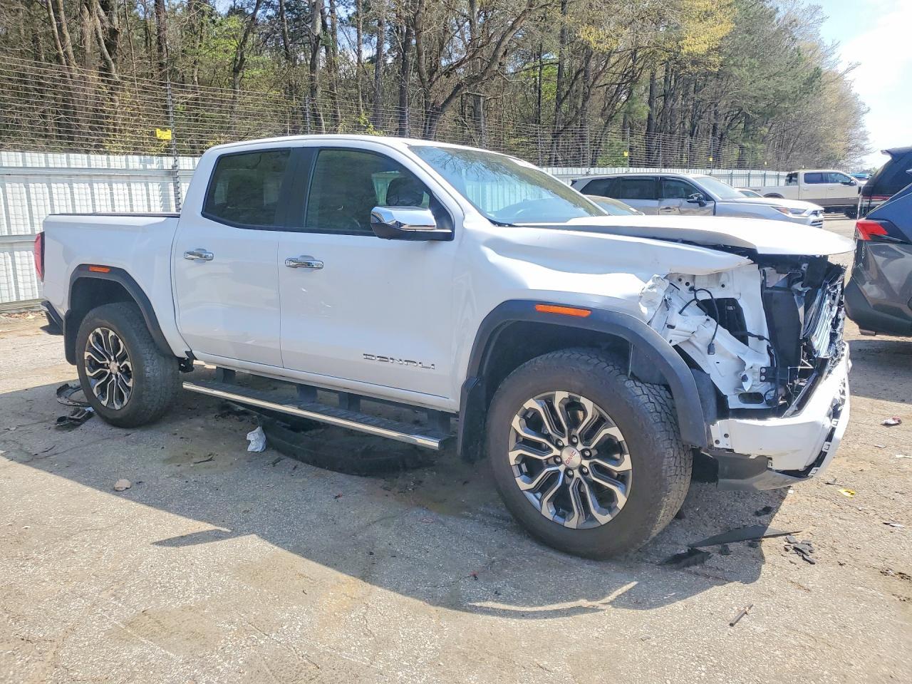 2024 GMC CANYON