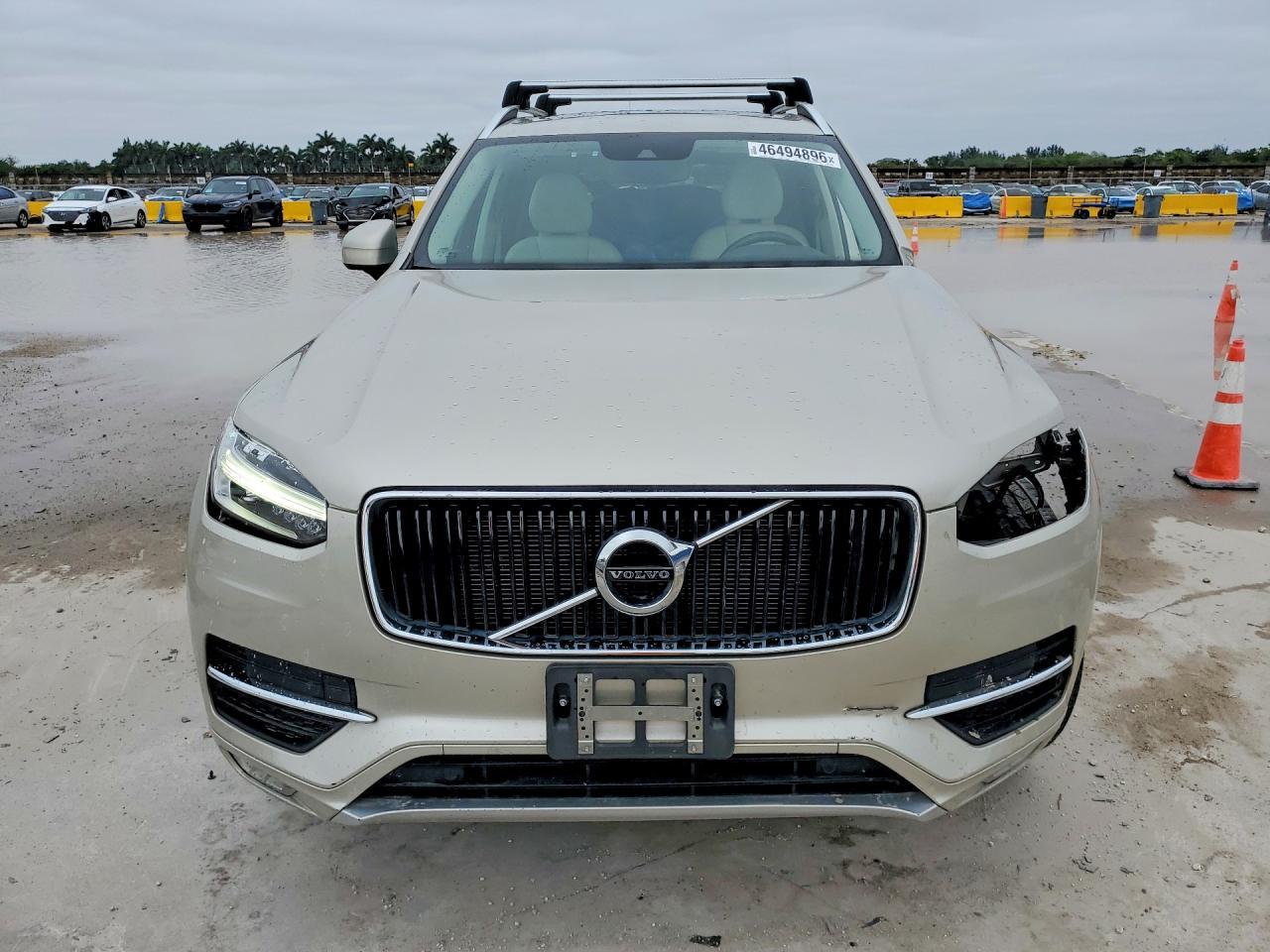 2017 VOLVO XC90
