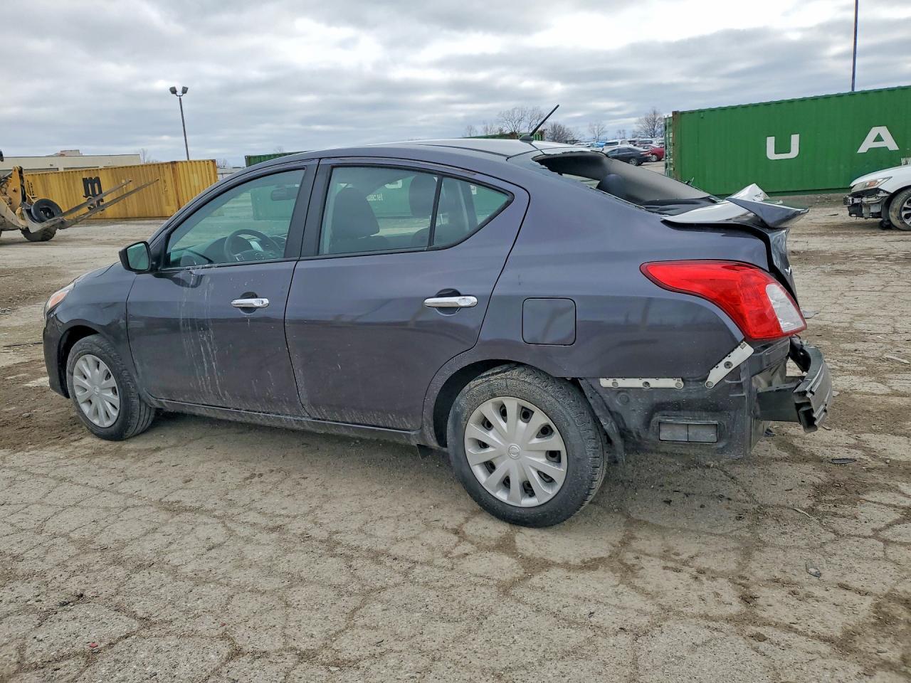 2015 NISSAN VERSA