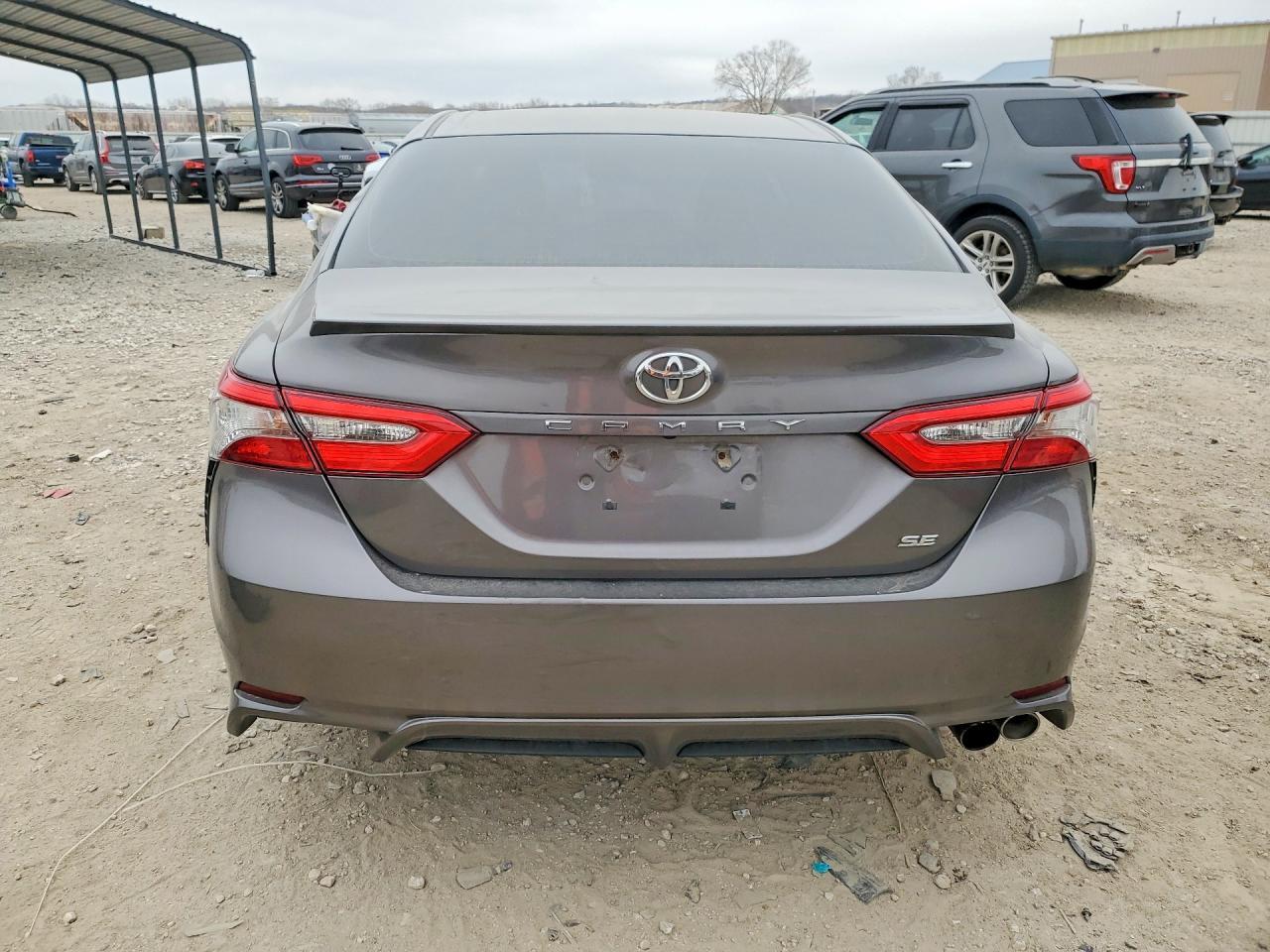 2018 TOYOTA CAMRY