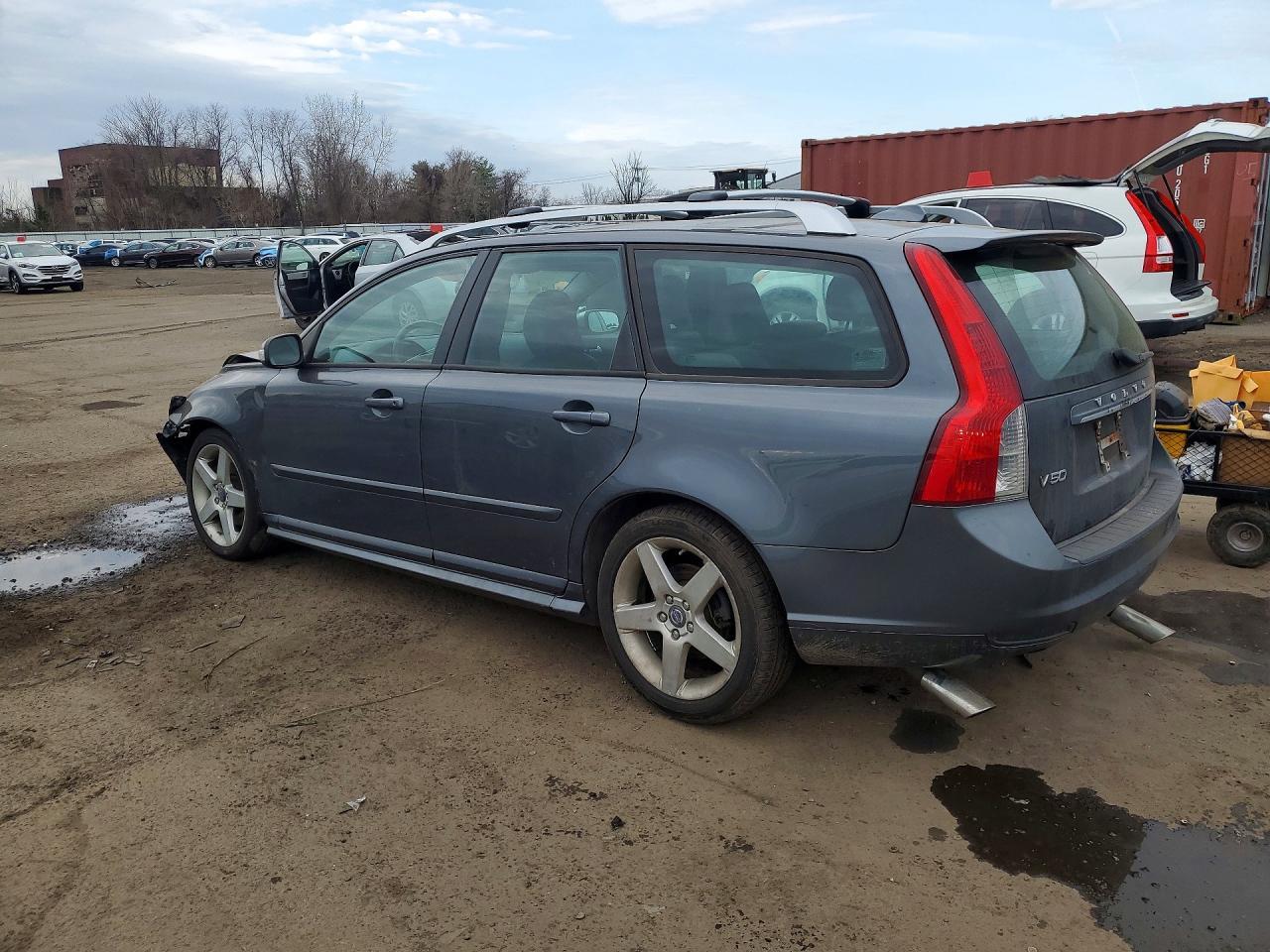2009 VOLVO V50