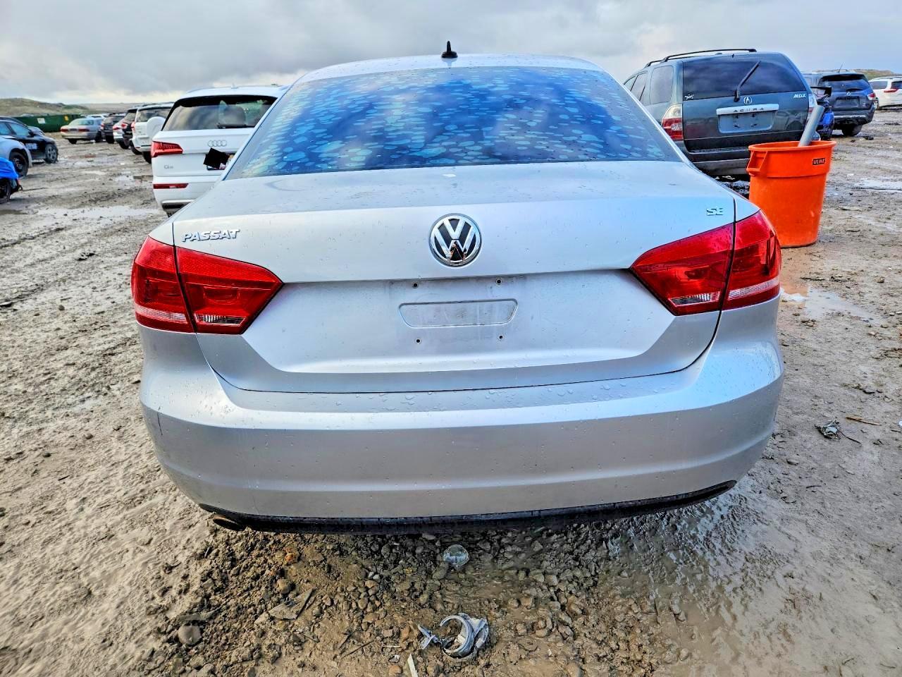 2012 VOLKSWAGEN Passat