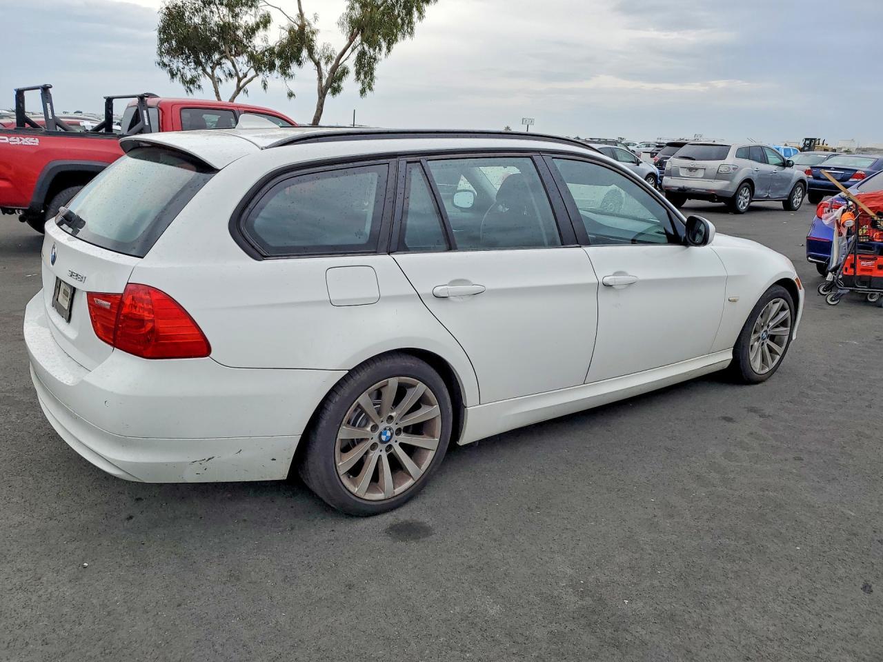 2012 BMW 3 SERIES