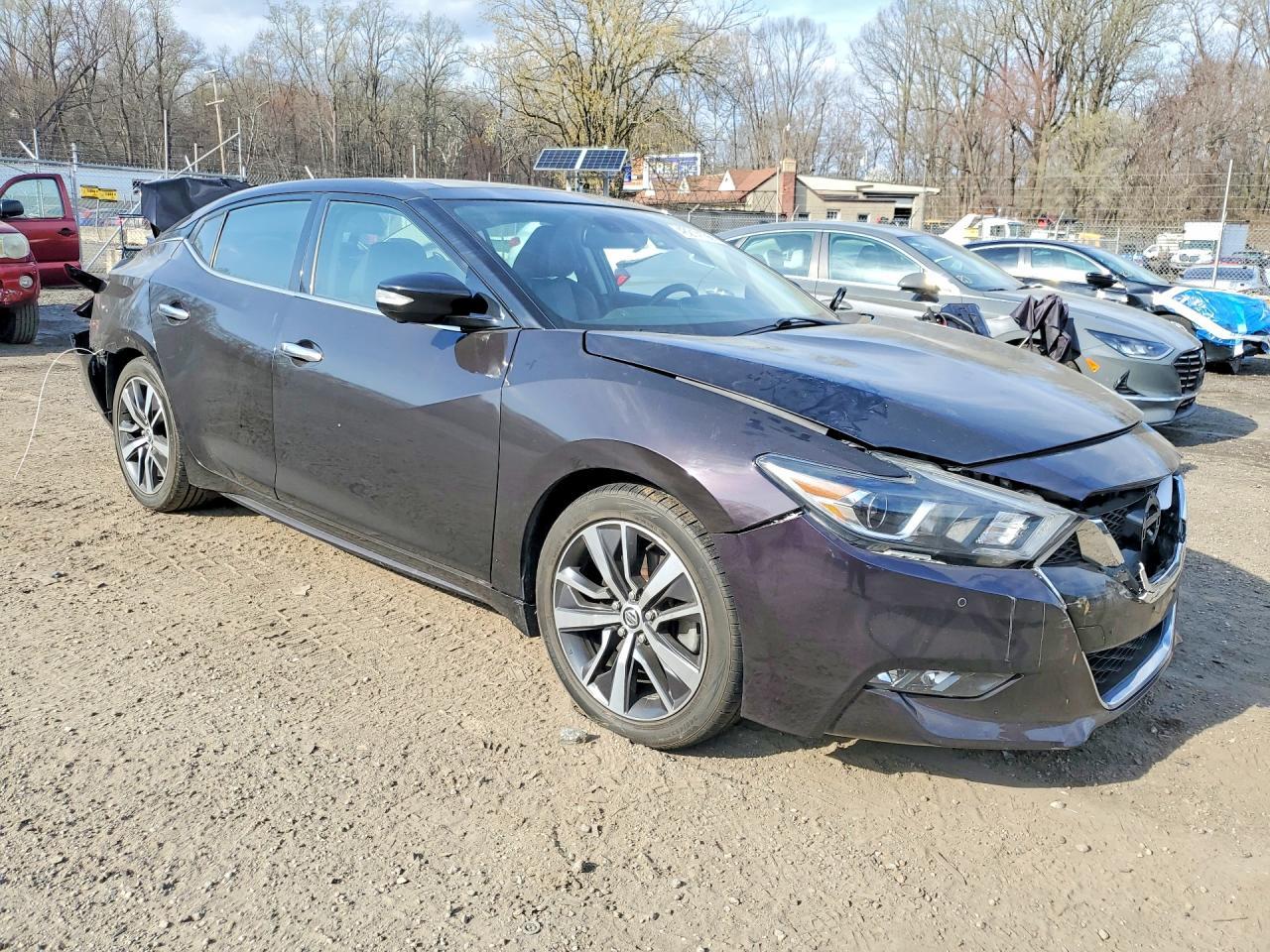 2017 NISSAN Maxima