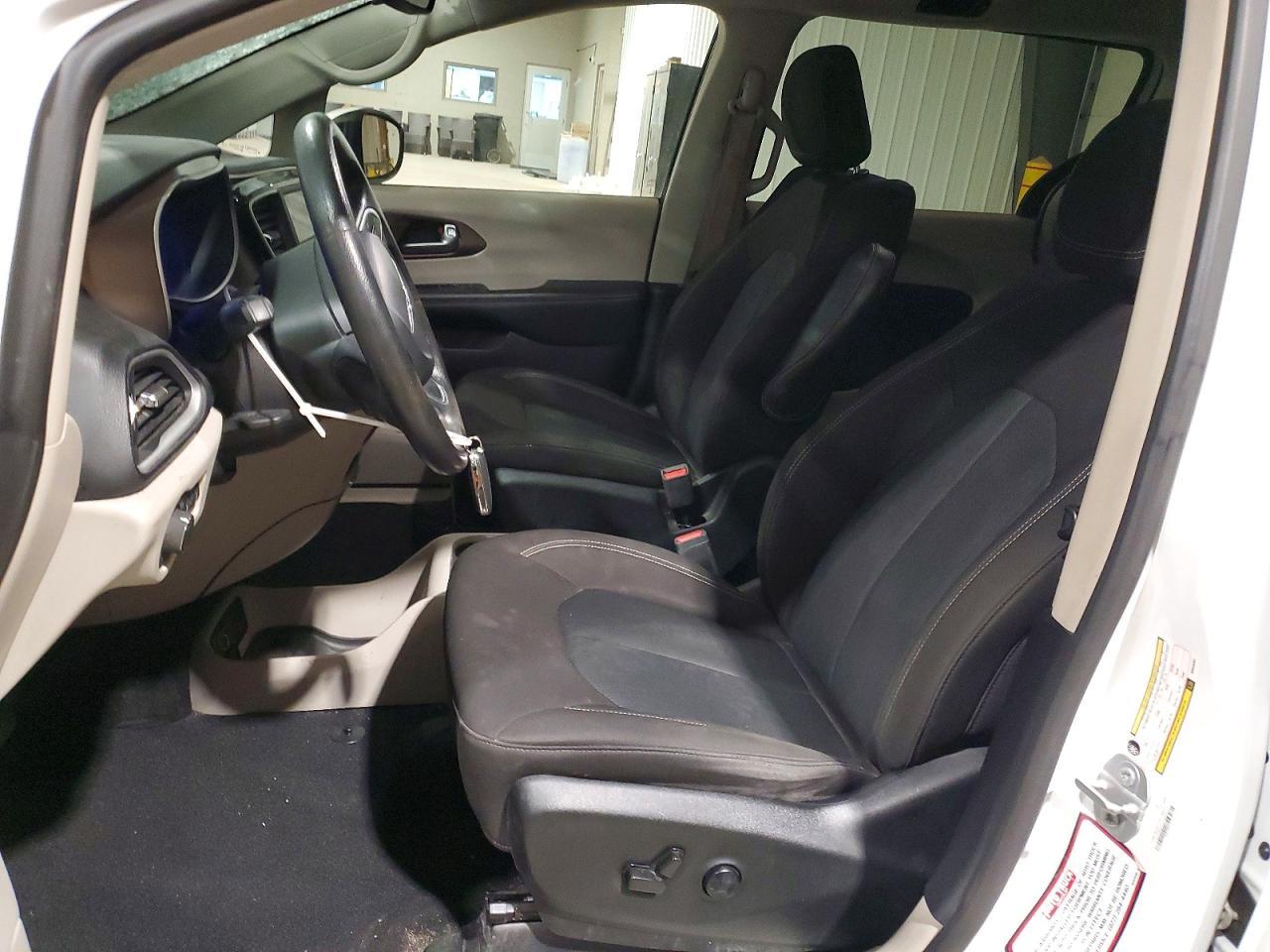 2021 CHRYSLER Voyager