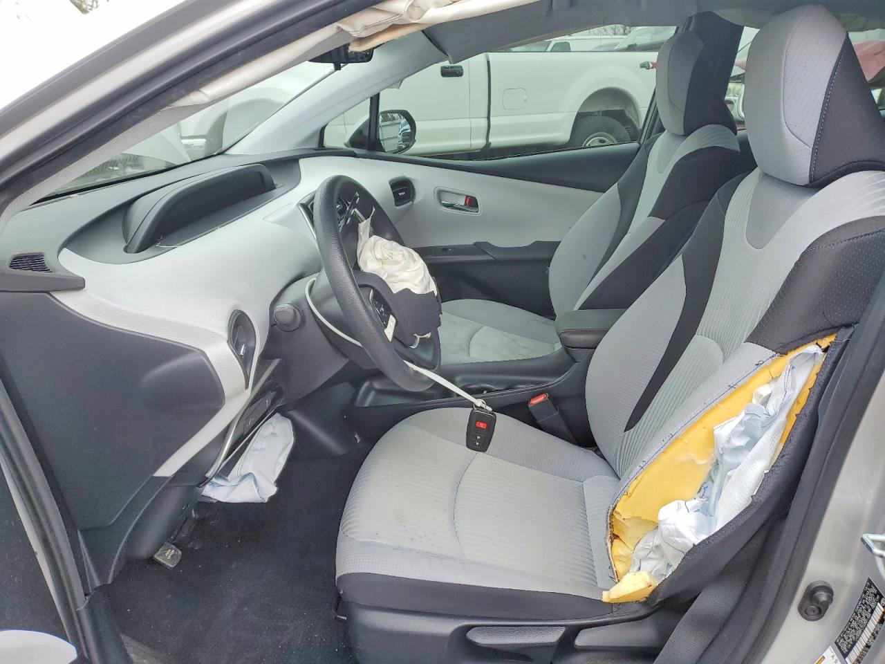 2016 TOYOTA PRIUS