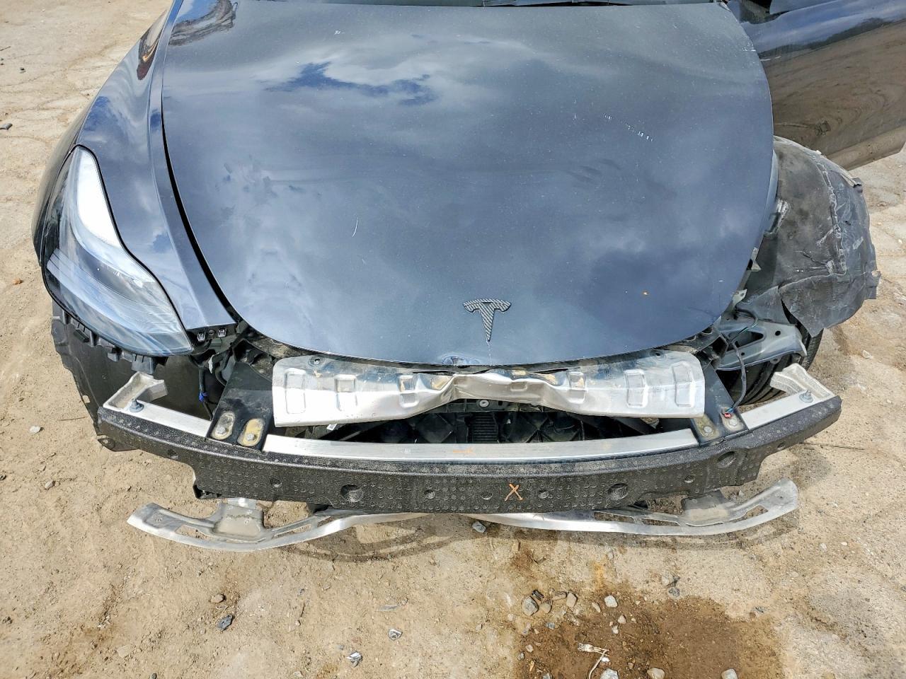 2025 TESLA MODEL Y