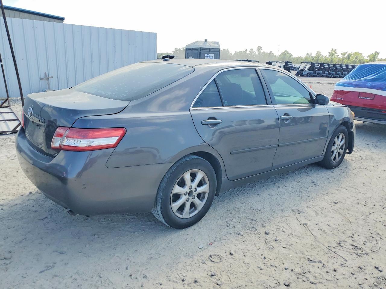 2011 TOYOTA CAMRY