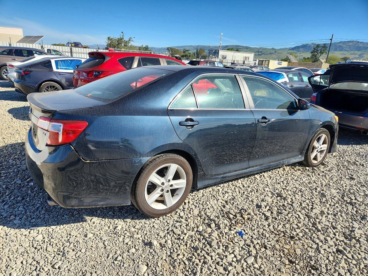 2014 TOYOTA CAMRY