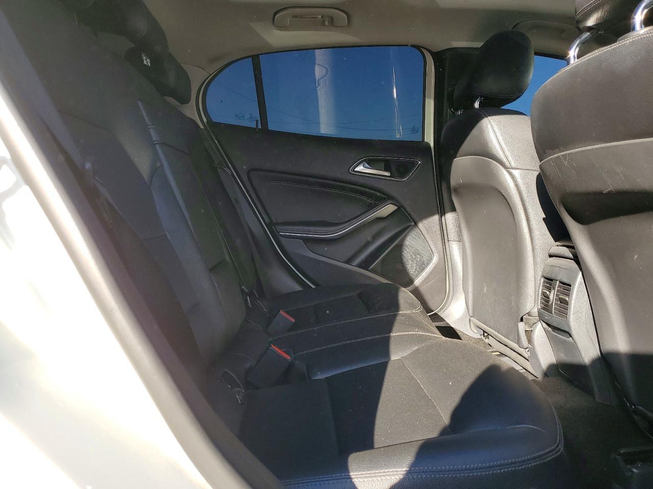 2015 MERCEDES-BENZ GLA-Class