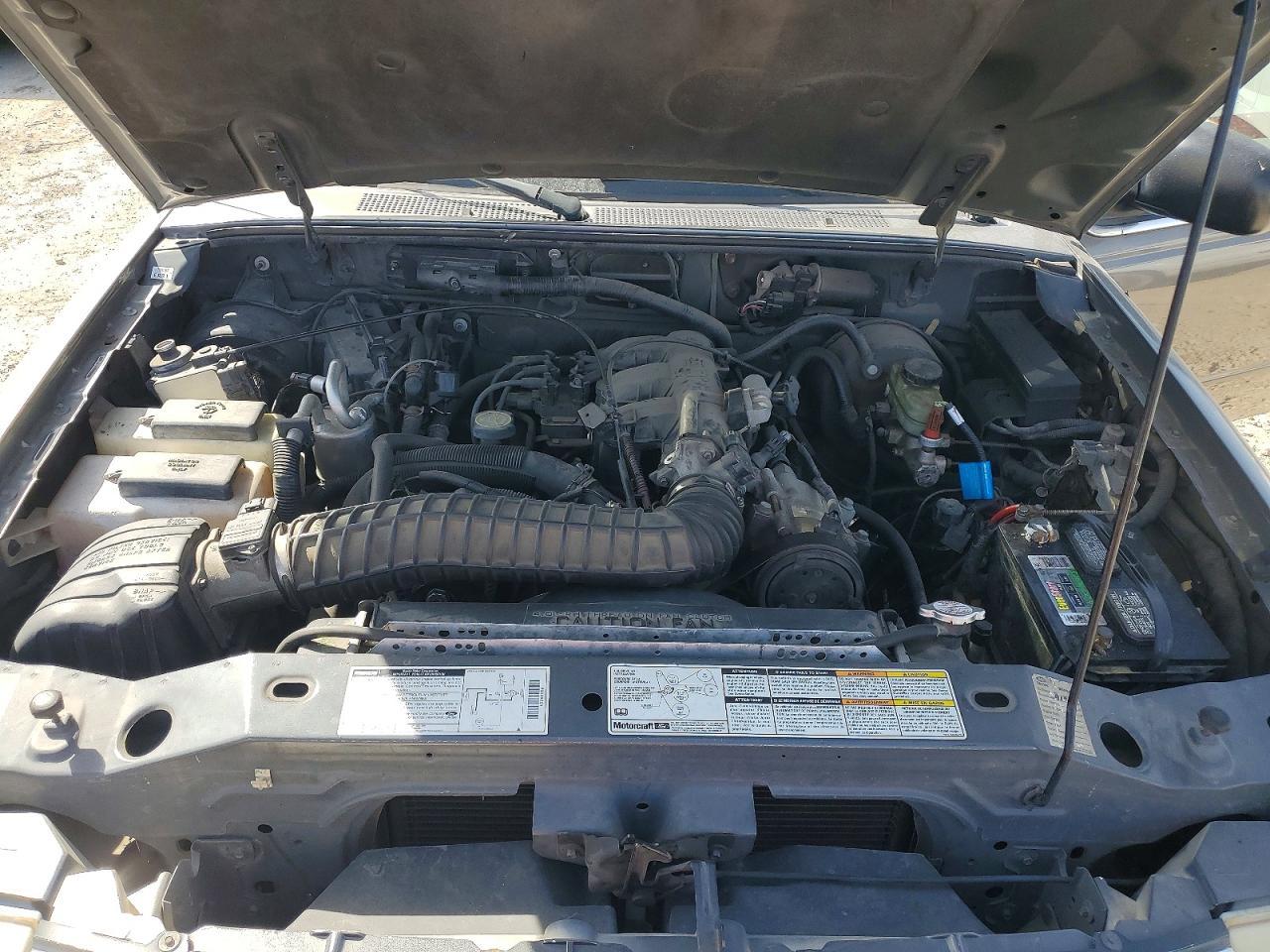 2000 MAZDA B4000