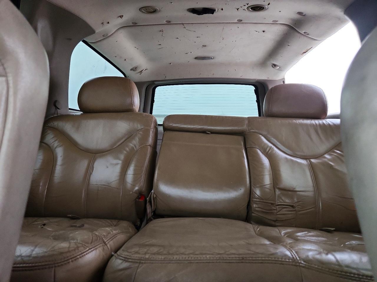 2004 CHEVROLET Suburban