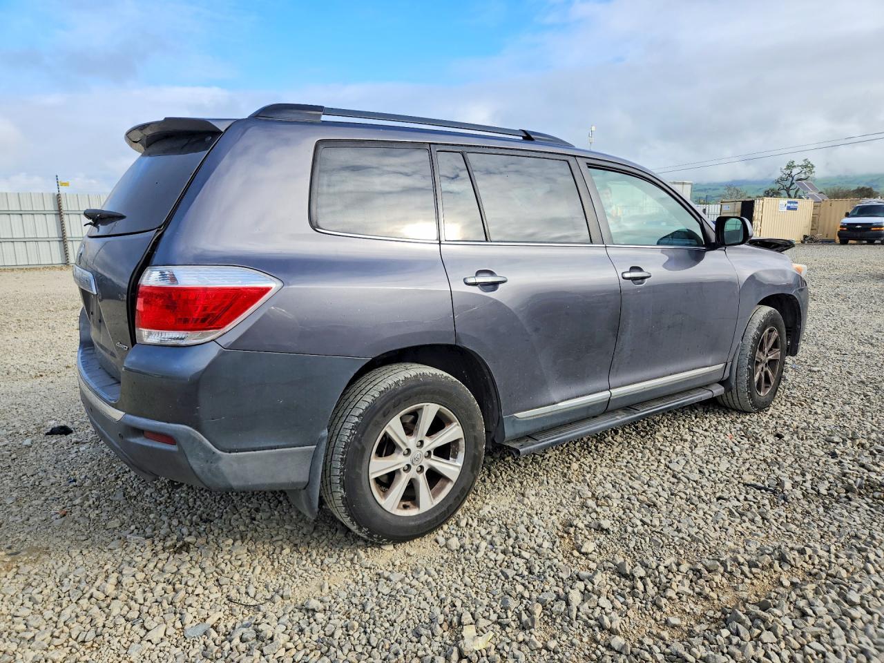 2013 TOYOTA HIGHLANDER