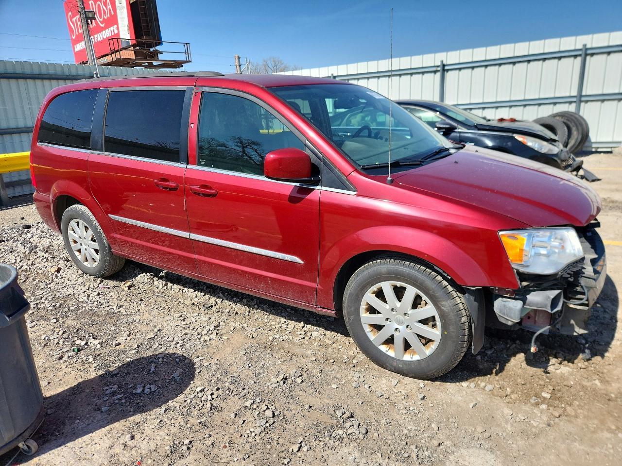 2014 CHRYSLER Town & Country