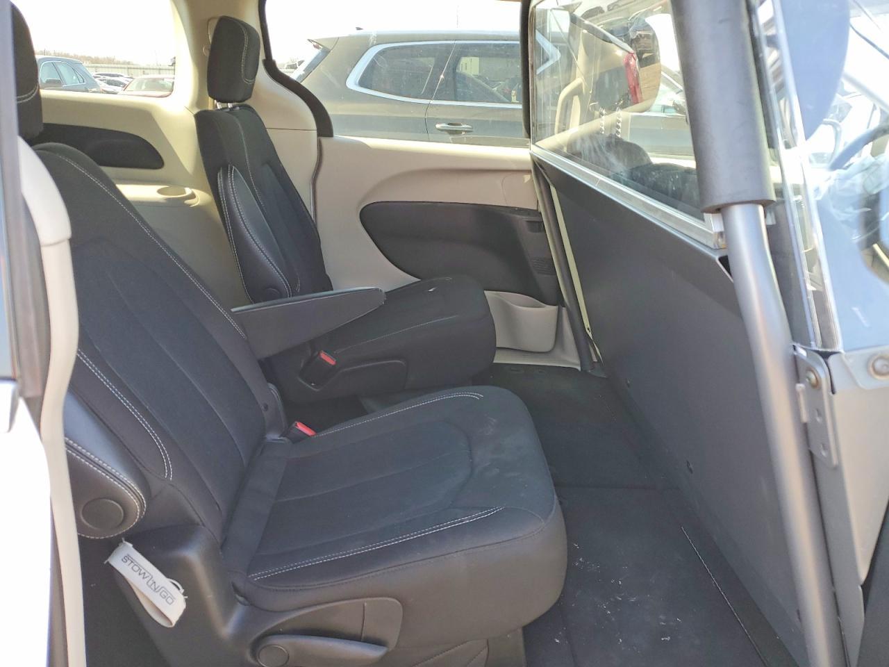 2022 CHRYSLER Voyager