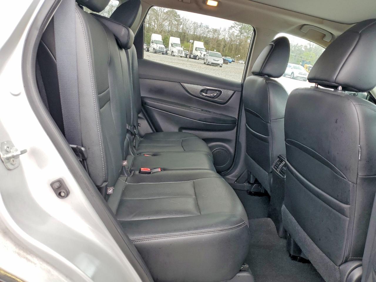 2016 NISSAN ROGUE