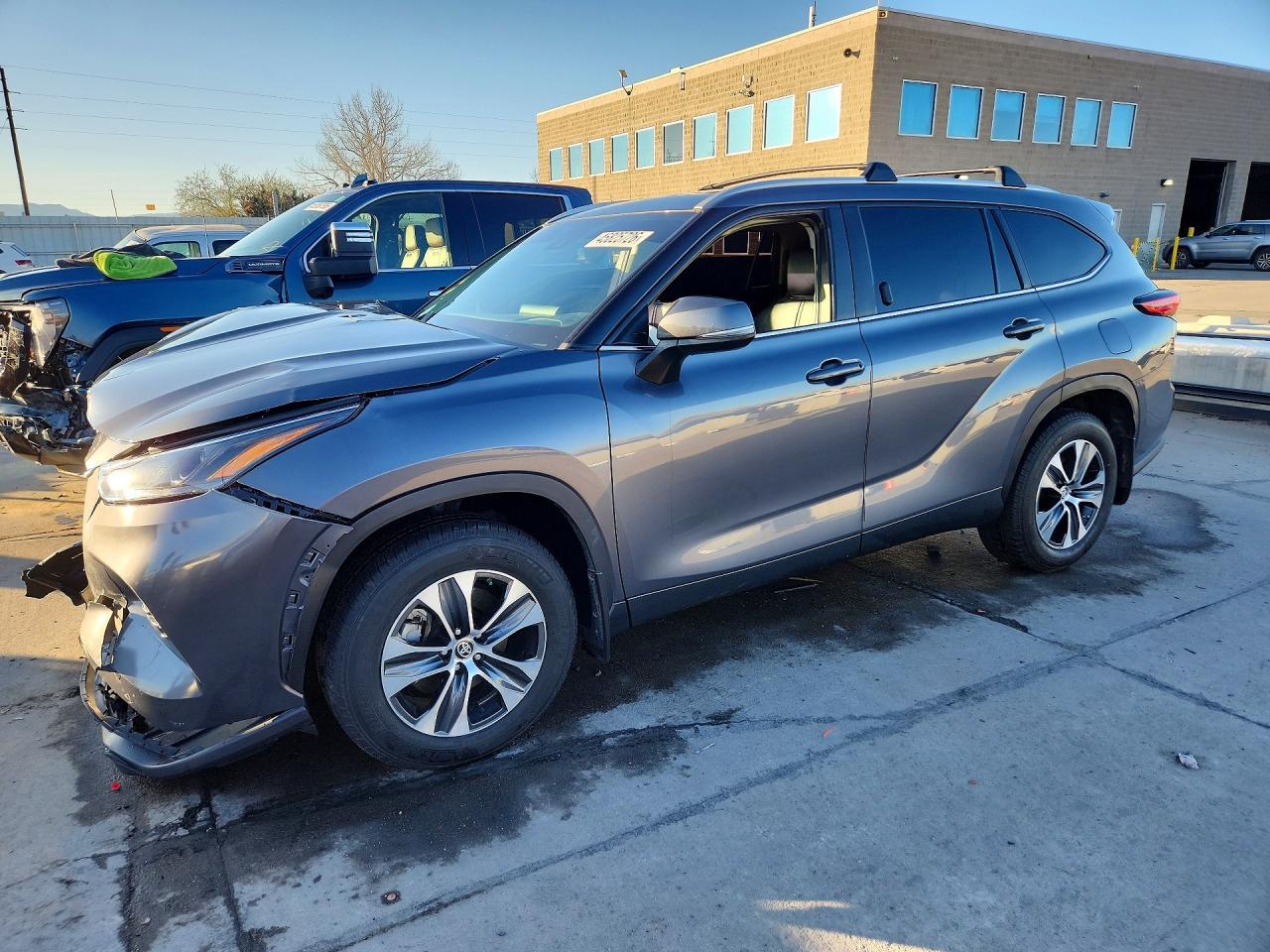 2023 TOYOTA HIGHLANDER