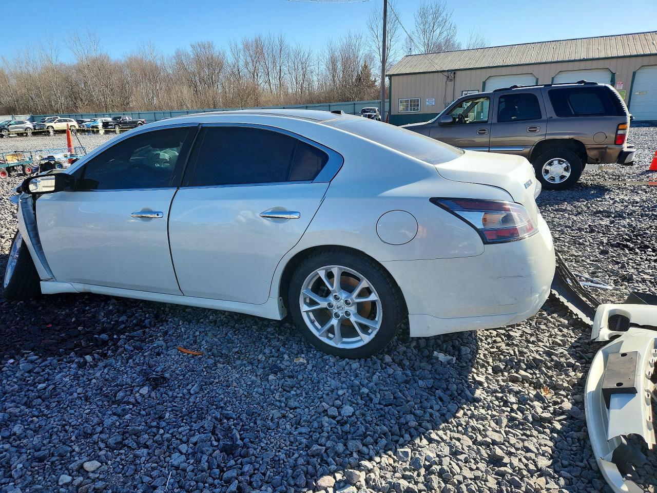 2014 NISSAN Maxima