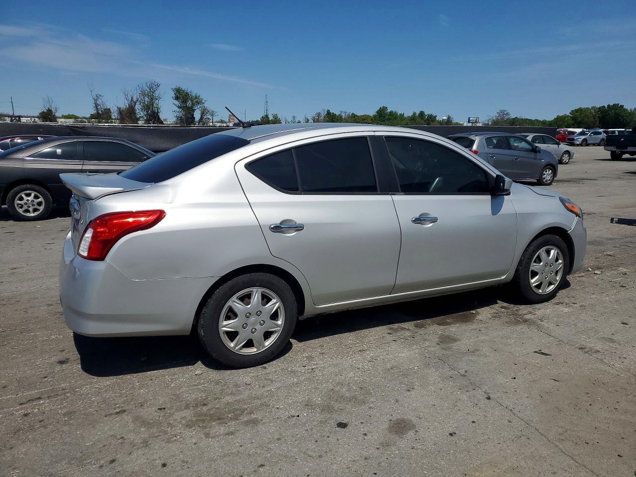 2018 NISSAN VERSA