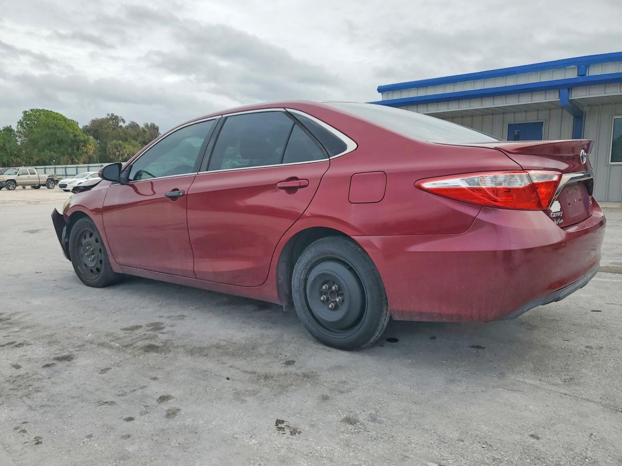 2016 TOYOTA CAMRY