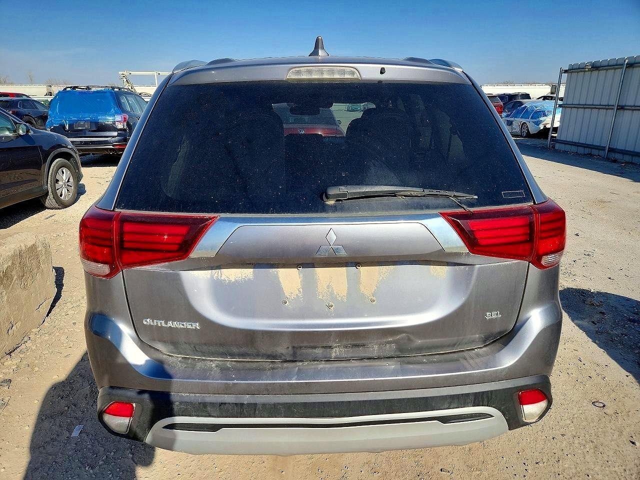 2020 MITSUBISHI outlander
