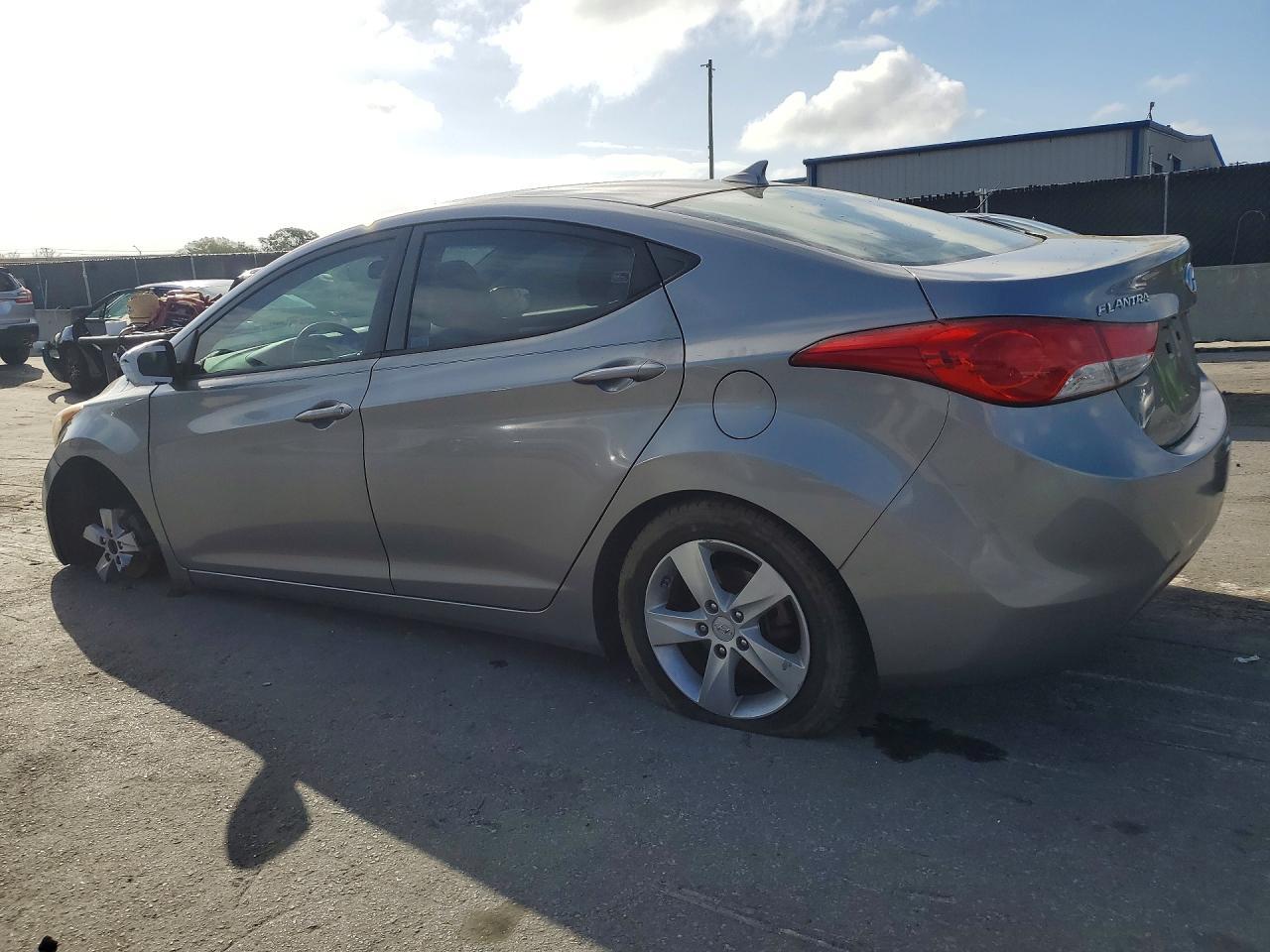 2011 HYUNDAI ELANTRA