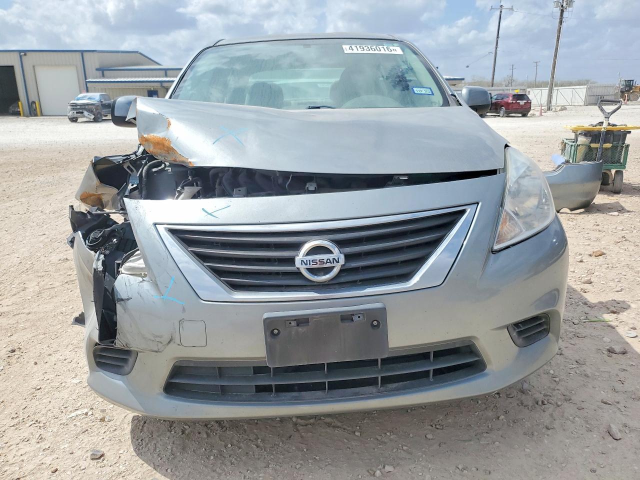 2013 NISSAN VERSA