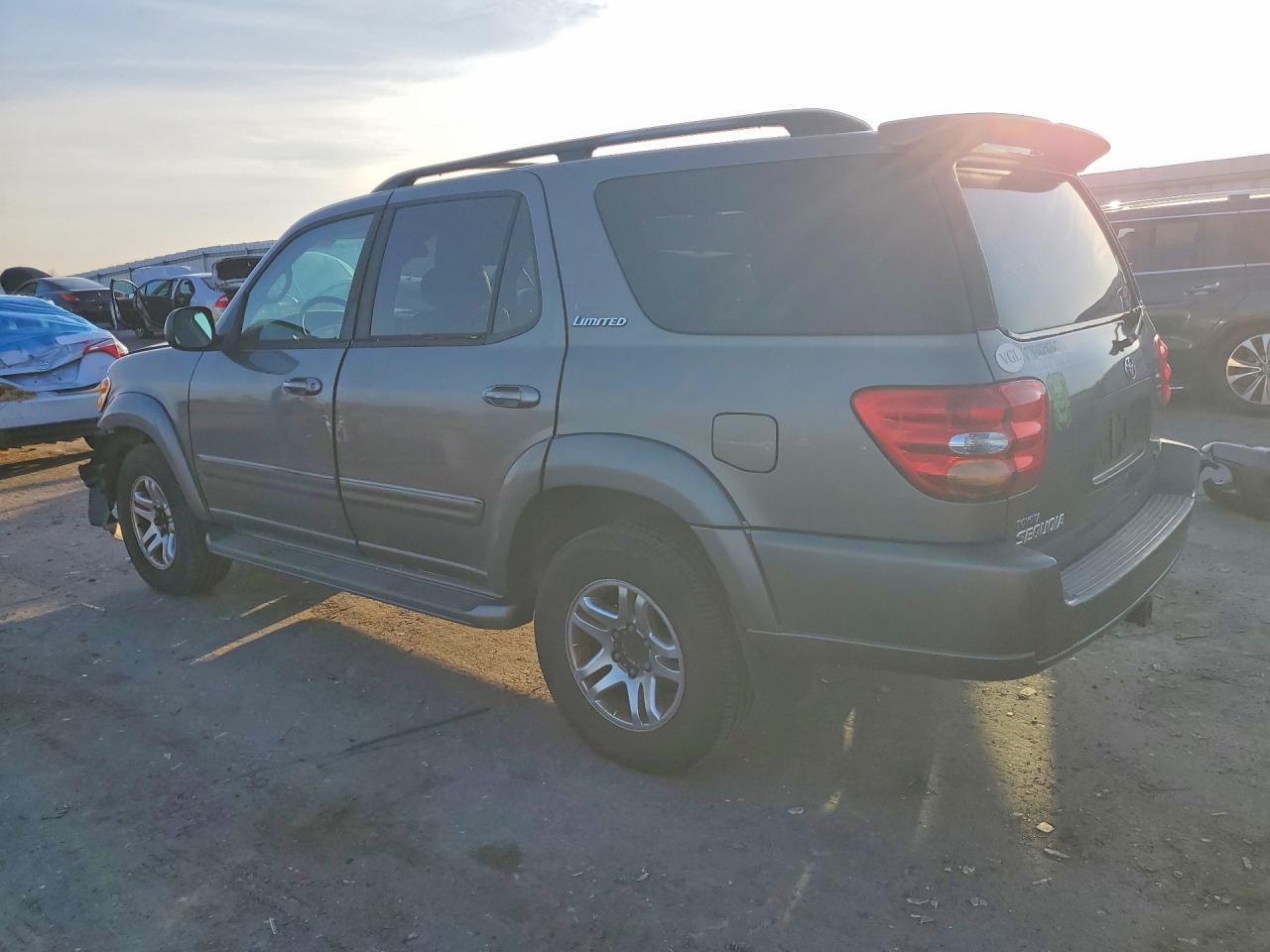 2004 TOYOTA Sequoia