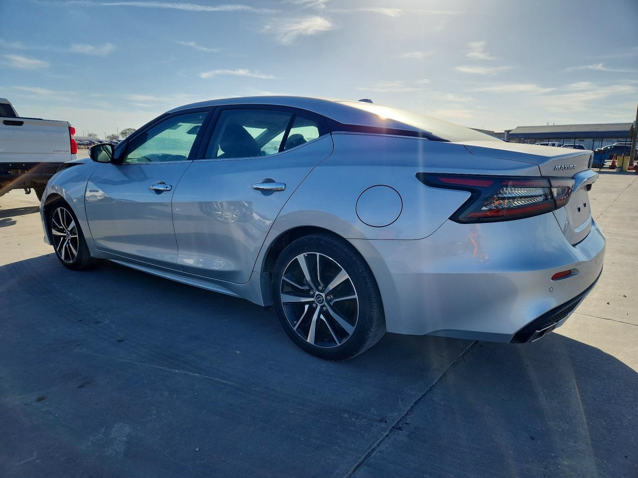 2023 NISSAN Maxima