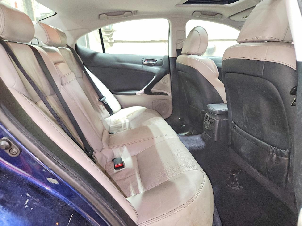 2011 LEXUS IS 250